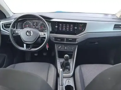 Photo 7 Volkswagen Polo BUSINESS 1.0 80 S&S BVM5 Lounge