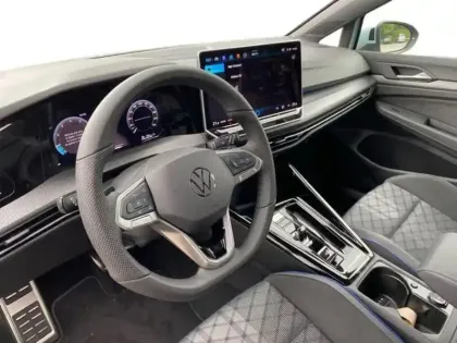 Photo 8 Volkswagen Golf 8 FL 1.5 ETSI 150 CH DSG7 R LINE