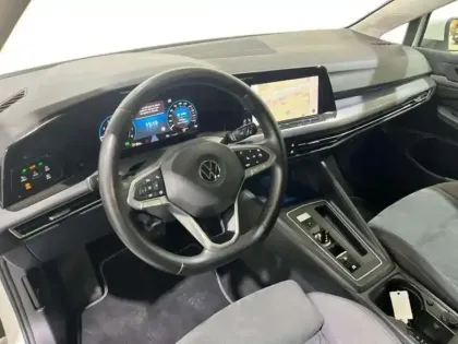 Photo 8 Volkswagen Golf 1.5 eTSI OPF 150 DSG7 Style 1st