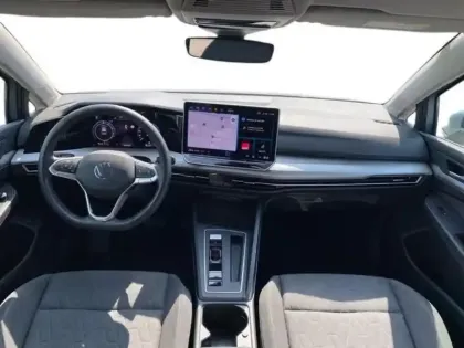 Photo 7 Volkswagen Golf 1.5 eHybrid 204 DSG6 VW Edition