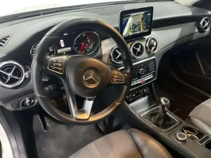 Photo 8 Mercedes GLA 180 Sensation