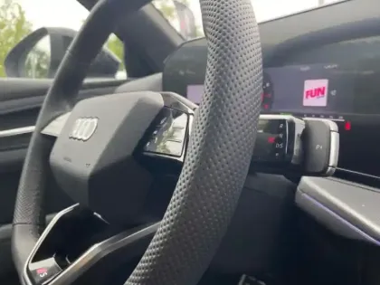 Photo 7 Audi Q3 TFSI 150 CH HYBRIDE S tronic 7