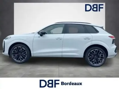 Photo 12 Audi Q3 TFSI 150 CH HYBRIDE S tronic 7