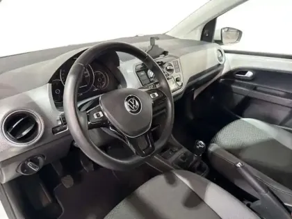 Photo 8 Volkswagen Up ! 2.0 1.0 65 BlueMotion Technology BVM5 Active