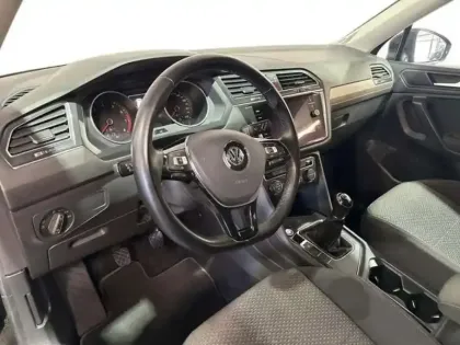 Photo 8 Volkswagen Tiguan 1.5 TSI 150ch BVM6 Confortline