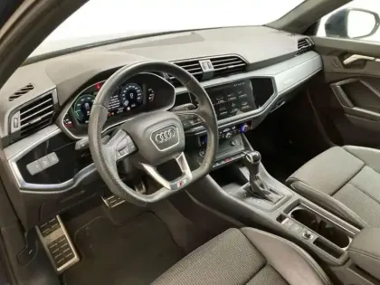 Photo 8 Audi Q3 45 TFSIe 245 ch S tronic 6 S line