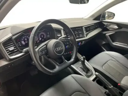 Photo 8 Audi A1 30 TFSI 110 ch S tronic 7 Design Luxe