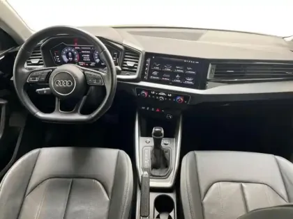 Photo 7 Audi A1 30 TFSI 110 ch S tronic 7 Design Luxe
