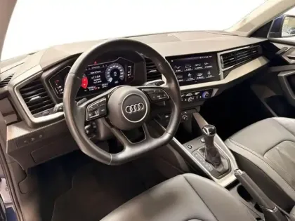 Photo 8 Audi A1 30 TFSI 110 ch S tronic 7 Design Luxe