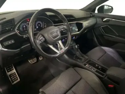 Photo 8 Audi Q3 45 TFSIe 245 ch S tronic 6 S line