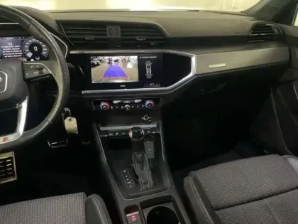 Photo 9 Audi Q3 45 TFSIe 245 ch S tronic 6 S line