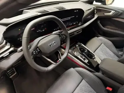 Photo 8 Audi A5 AVANT E HYBRID QUATTRO 367 CH S TRONI
