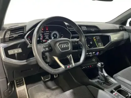 Photo 8 Audi Q3 35 TFSI 150 ch S tronic 7 S line