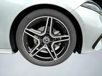 Photo 8 Mercedes Classe A 180 d AMG Line