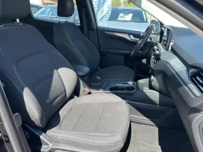 Photo 10 Ford Kuga  2.5 Duratec 190ch FHEV E85 Titanium BVA