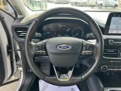 Photo 12 Ford Focus  1.0 EcoBoost 100ch Trend