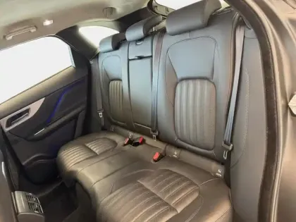 Photo 11 Jaguar F-Pace  V6 3.0D 300ch Portfolio 4x4 BVA8