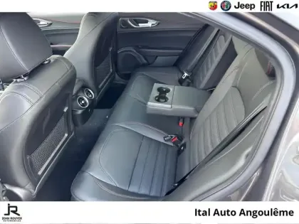 Photo 9 Alfa Romeo Giulia  2.2 Diesel 160ch Veloce AT8 Pack Performance