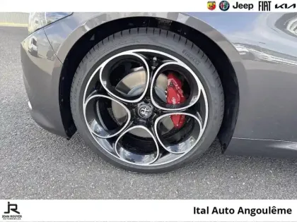 Photo 10 Alfa Romeo Giulia  2.2 Diesel 160ch Veloce AT8 Pack Performance
