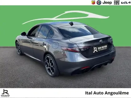Photo 6 Alfa Romeo Giulia  2.2 Diesel 160ch Veloce AT8 Pack Performance