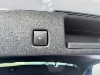 Photo 25 Ford Kuga  2.5 Duratec 180ch Hybrid FlexiFuel ST-Line X Powershift