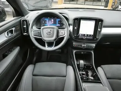 Photo 5 Volvo XC40  B3 163ch Black Edition DCT 7