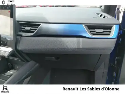 Photo 13 Renault Captur  1.8 E-Tech full hybrid 160ch esprit Alpine - 26