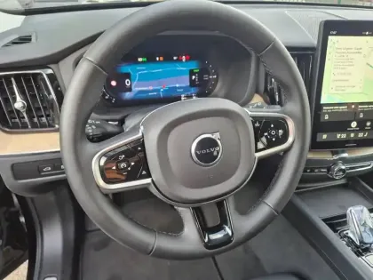 Photo 14 Volvo XC60  T6 Hybride Rechargeable 350ch Plus Style Dark Geartronic 8 AWD