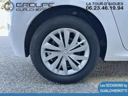 Photo 12 Peugeot 208  Affaire 1.5 BlueHDi 100 Premium