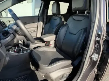 Photo 8 Jeep Compass  1.3 GSE T4 150ch S 4x2 BVR6