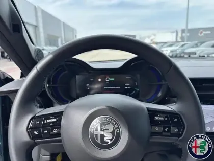 Photo 14 Alfa Romeo Junior  Elettrica 156ch 54kWh Ti