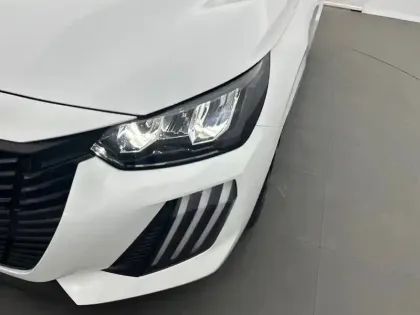 Photo 15 Peugeot 208  PureTech 75 S&S BVM5
