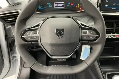 Photo 34 Peugeot 208  Hybrid 110 ch e-DCS6