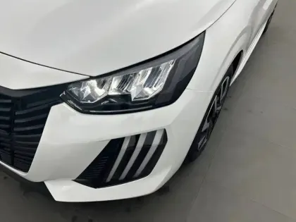 Photo 15 Peugeot 208  PureTech 75 S&S BVM5