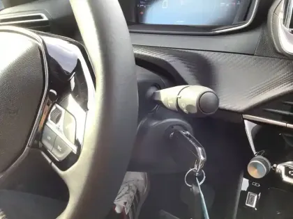 Photo 17 Peugeot 2008  Hybrid 110 e-DCS6