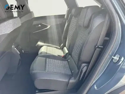 Photo 9 Peugeot 5008  Electrique 210 ch 73 kWh