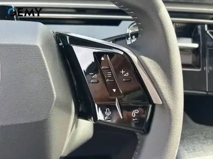 Photo 15 Peugeot 5008  Electrique 210 ch 73 kWh