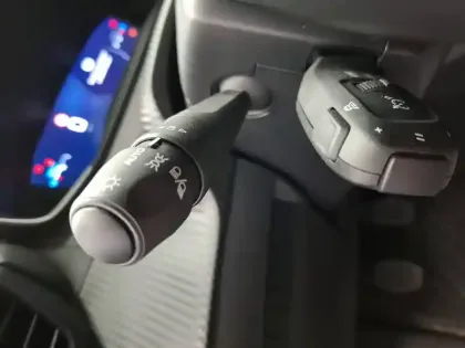 Photo 29 Peugeot 2008  100 S&S BVM6