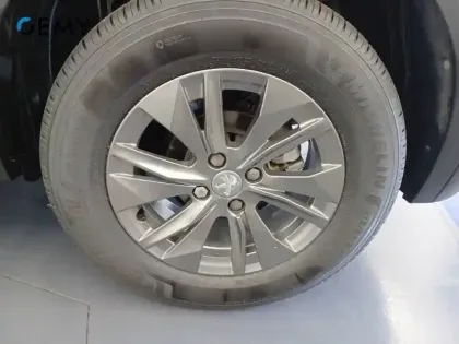 Photo 10 Peugeot 2008  PureTech 130 S&S EAT8