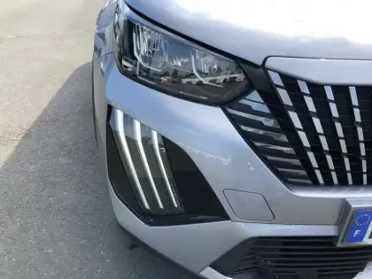 Photo 18 Peugeot 2008  100 S&S BVM6