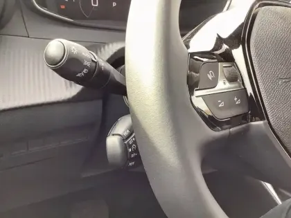 Photo 20 Peugeot 208  Hybrid 110 ch e-DCS6