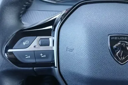 Photo 30 Peugeot 208  PureTech 100 S&S BVM6