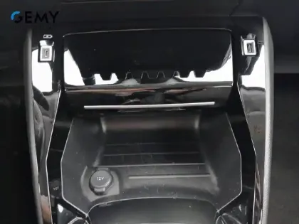 Photo 41 Peugeot 2008  PureTech 100 S&S BVM6