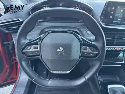Photo 13 Peugeot 2008  PureTech 100 S&S BVM6
