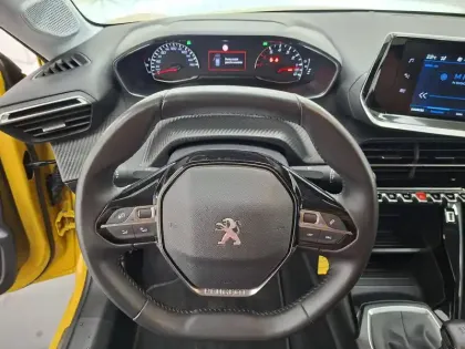 Photo 31 Peugeot 208  BlueHDi 100 S&S BVM6