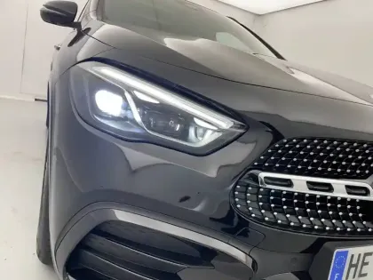 Photo 33 Mercedes GLA  180 d 8G-DCT