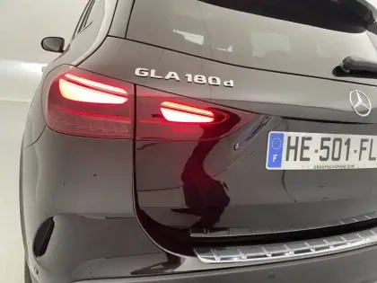 Photo 32 Mercedes GLA  180 d 8G-DCT