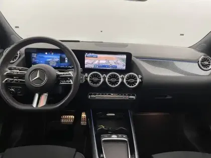 Photo 28 Mercedes GLA  180 d 8G-DCT