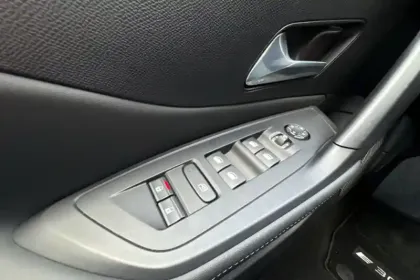 Photo 18 Peugeot 308  BlueHDi 130ch S&S EAT8