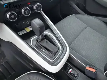 Photo 43 Renault Clio  E-Tech full hybrid 145
